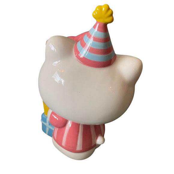 Hello Kitty Happy Presents Figurine - Picture 2 of 2